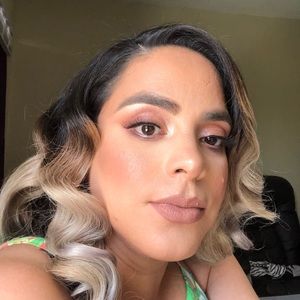 Meet your Posher, Lianet